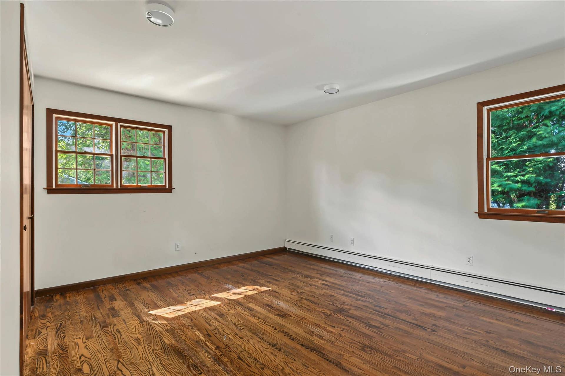 76 Hernan Avenue, Locust Valley, NY 11560 Bedroom