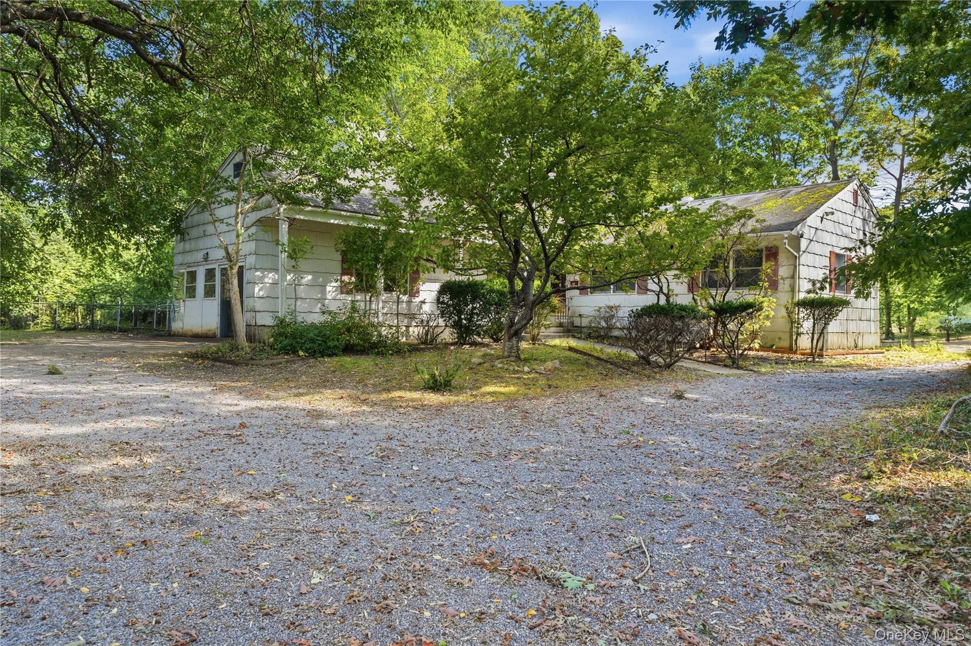 Circular driveway