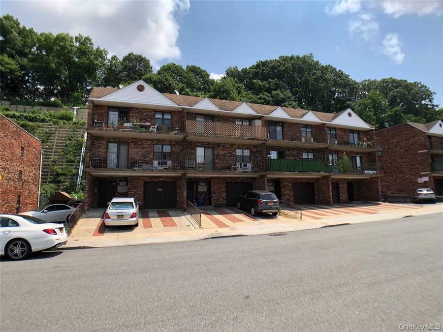 Property photo for 65-17 242nd Street, #7E, Little Neck, NY