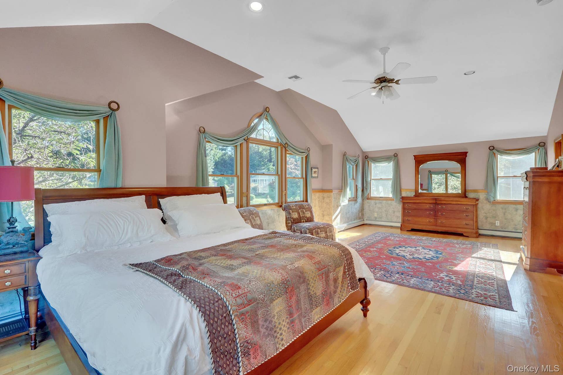 9 Shipyard Lane, Setauket, NY 11733 ensuite with full spacious bath