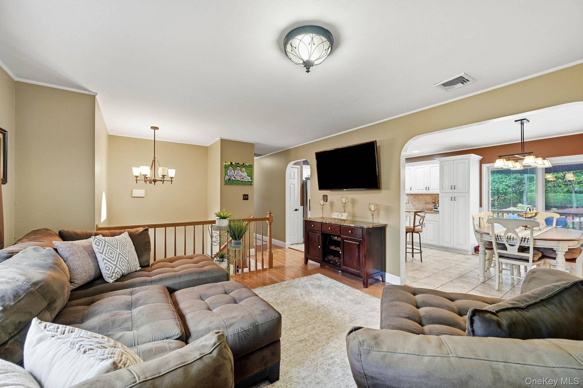 161 Highland Avenue, Monroe, NY 10950 Generous proportions provide flexibility for multiple seating and entertaining arrangements