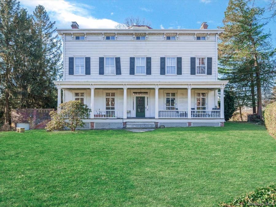 Property photo for 29 Center Drive, Douglaston, NY