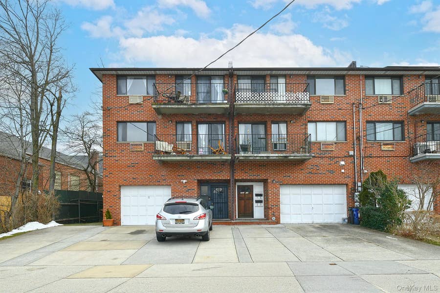 Property photo for 253-34 West End Drive, #1st Floor, Little Neck, NY