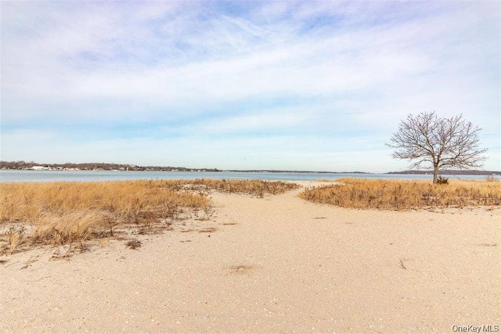 485 Hickory Avenue, Southold, NY 11971 485 Hickory Avenue, Southold, NY 11971