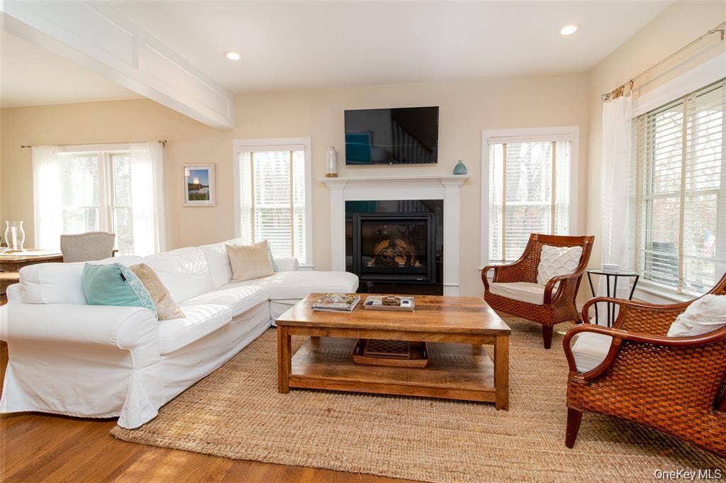 485 Hickory Avenue, Southold, NY 11971 485 Hickory Avenue, Southold, NY 11971