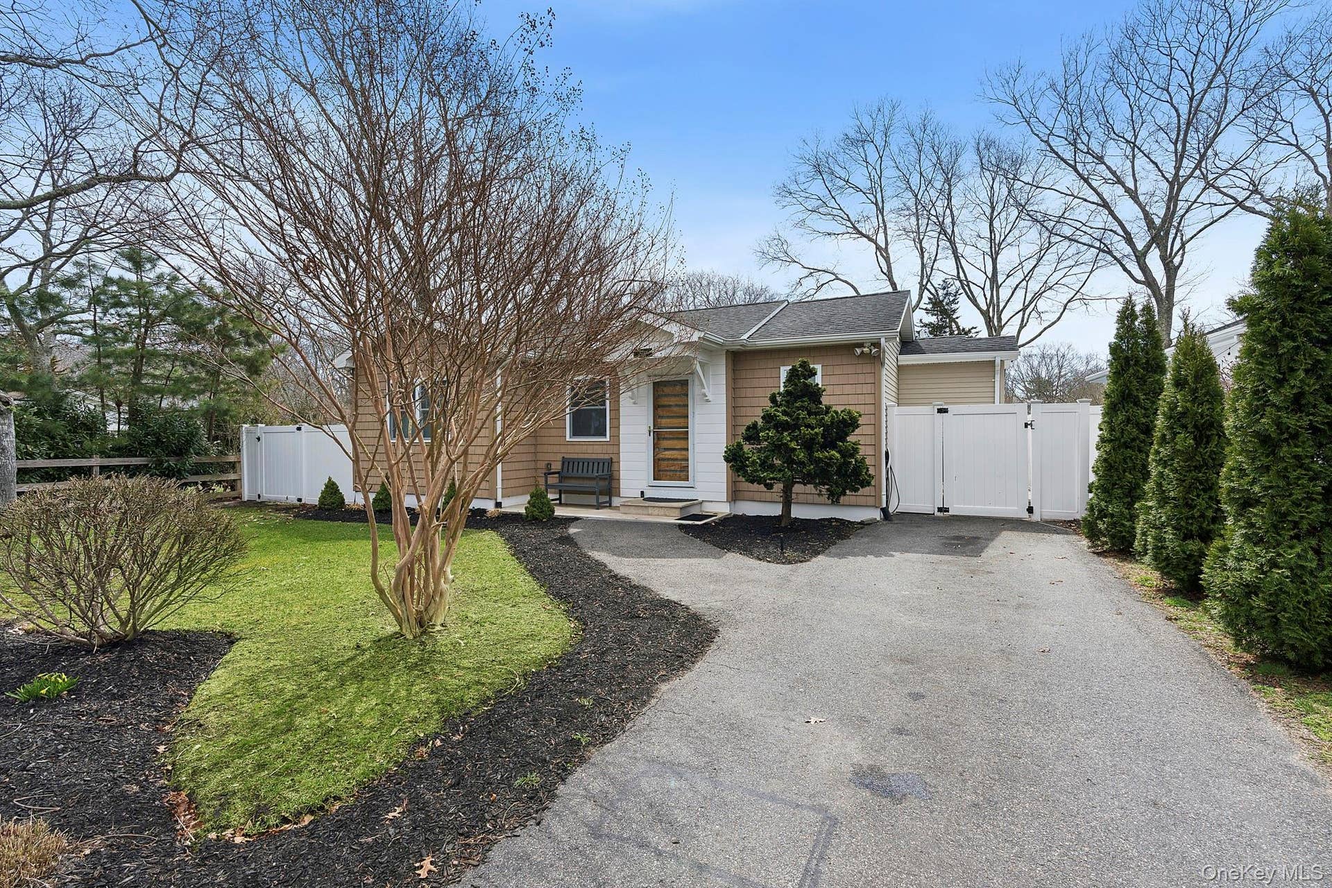24 Woodridge Road, Hampton Bays, NY 11946 24 Woodridge Road, Hampton Bays, NY 11946