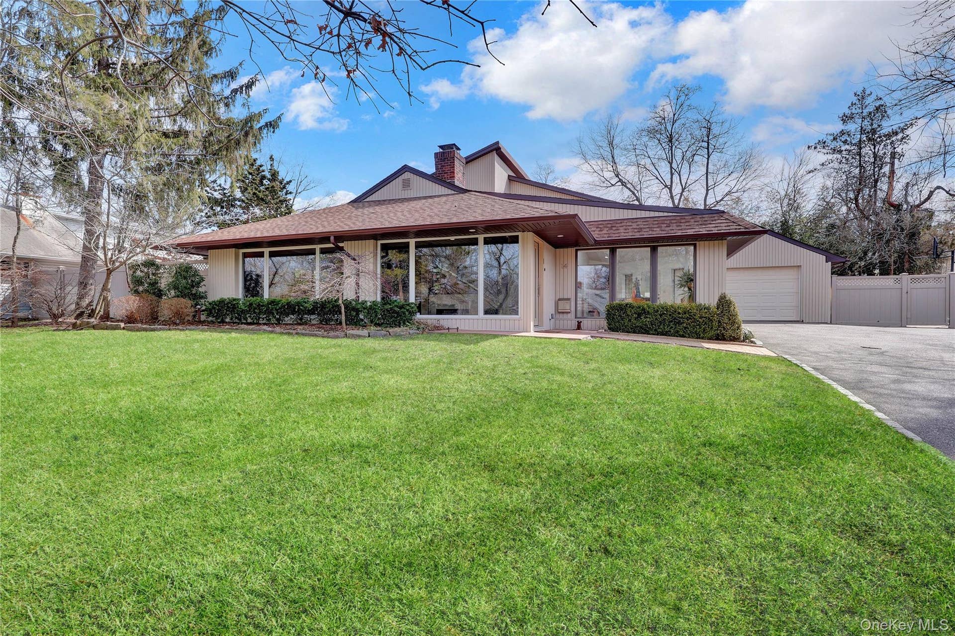 14 Regent Place, Roslyn, NY 11576 Marchant Park Contemporary