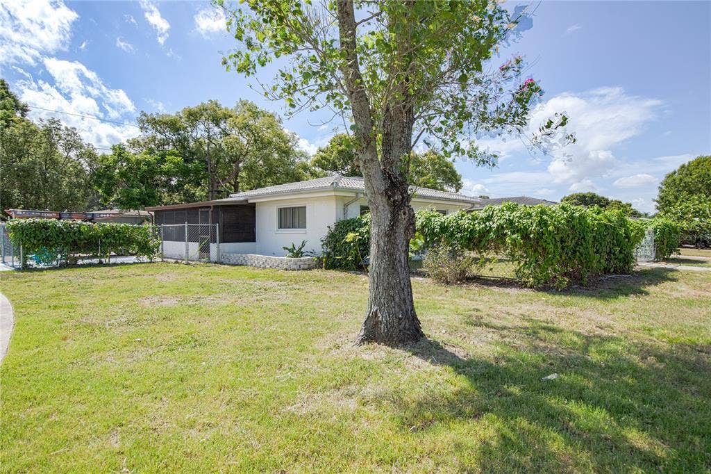 2813 STATE ROAD 590, Clearwater, FL 33759 2813 STATE ROAD 590, Clearwater, FL 33759