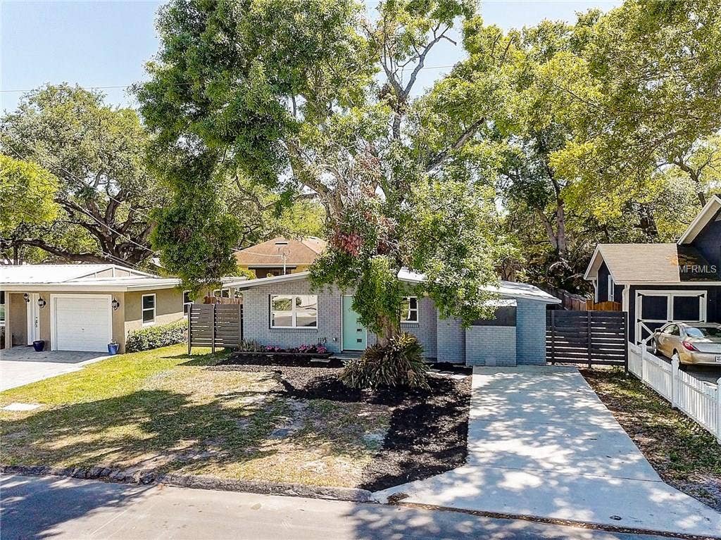 3222 W FIELDER STREET, Tampa, FL 33611 =
