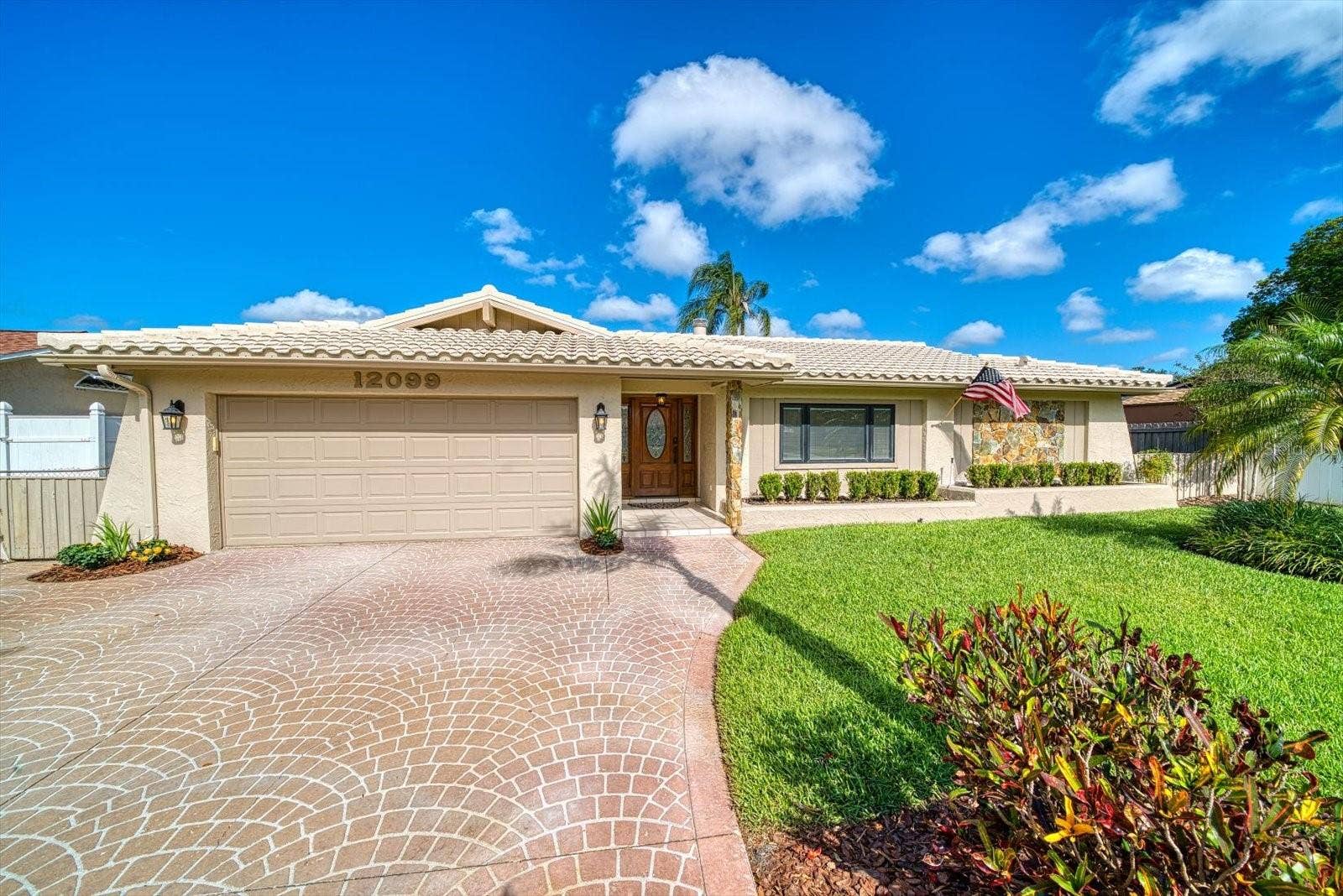 12099 KAY DRIVE, Seminole, FL 33772 Front Exterior