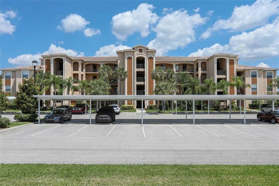 Property photo for Bradenton, FL