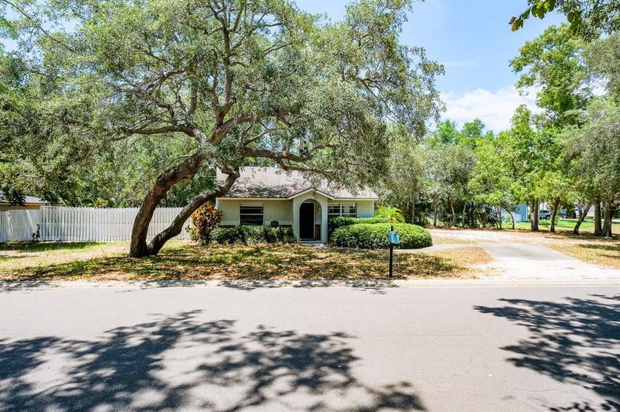 Property photo for 1099 SILKWOOD AVENUE, Tarpon Springs, FL