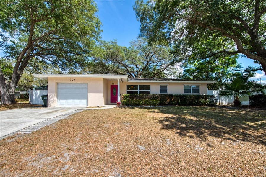 Property photo for 1709 EATON DRIVE NE, Clearwater, FL