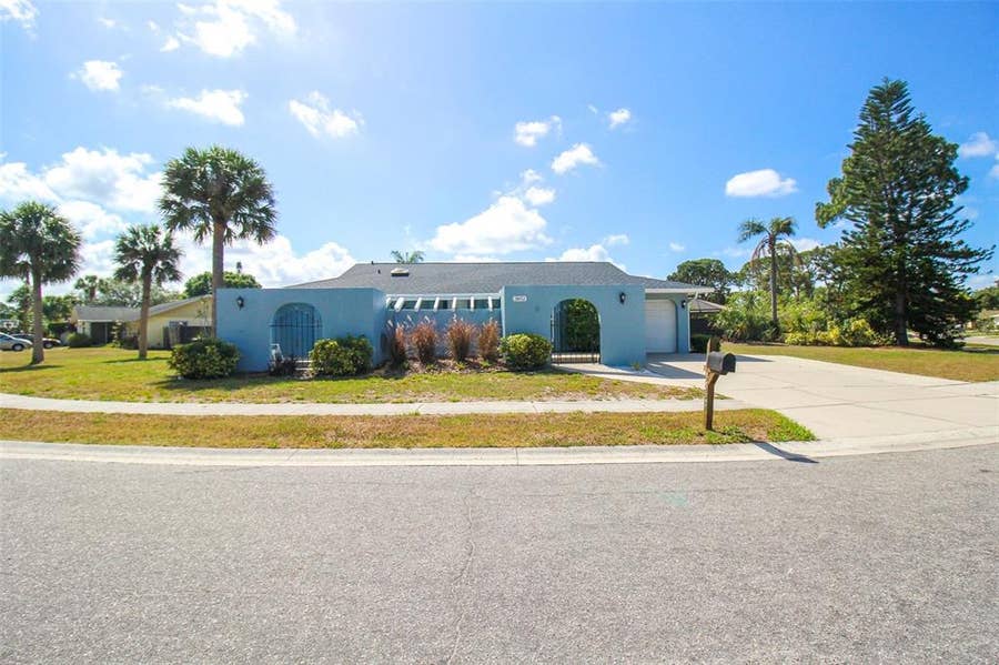 Property photo for 3852 GATEWOOD DRIVE, Sarasota, FL