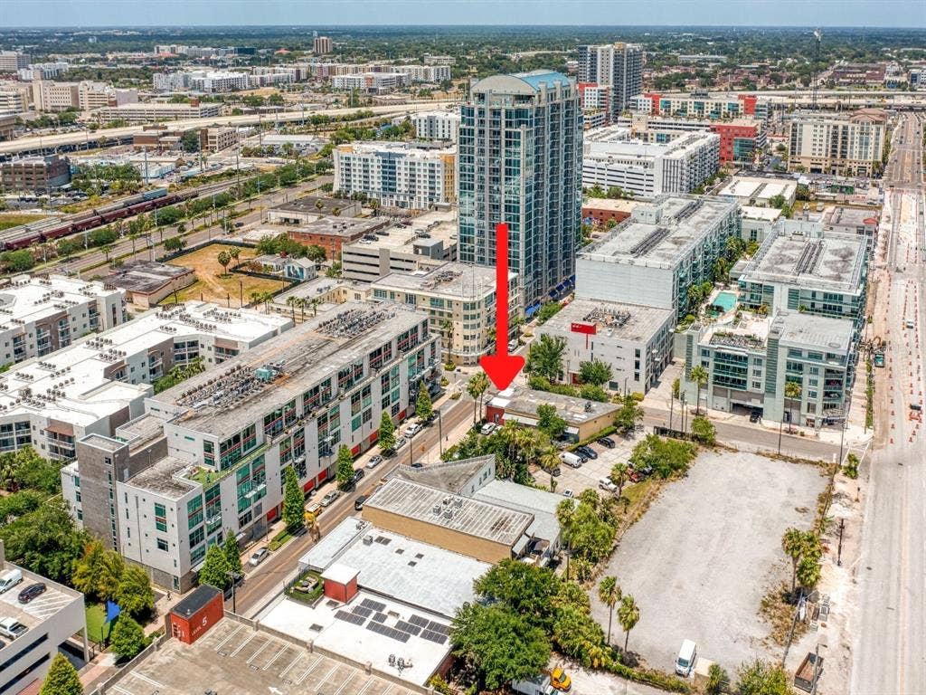 102 S 12TH STREET, Tampa, FL 33602 102 S 12TH STREET, Tampa, FL 33602