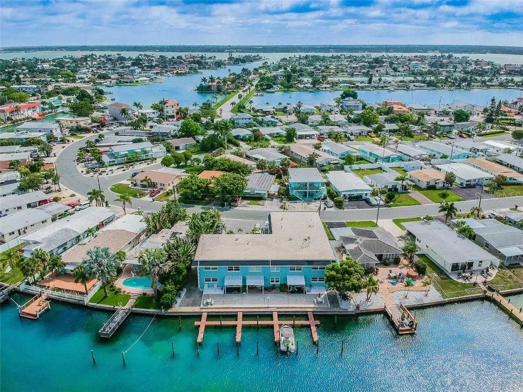 11440 1ST STREET E, #6, Treasure Island, FL 33706 11440 1ST STREET E, #6, Treasure Island, FL 33706
