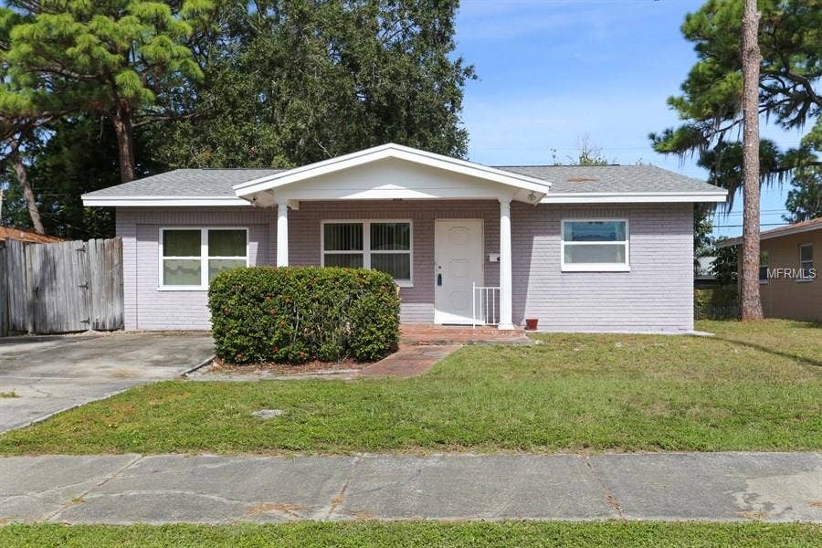 1727 SHORE ACRES BOULEVARD NE, St Petersburg, FL 33703 =