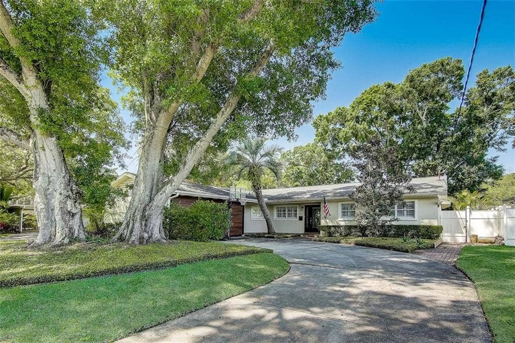 205 S TREASURE DRIVE, Tampa, FL 33609 205 S TREASURE DRIVE, Tampa, FL 33609