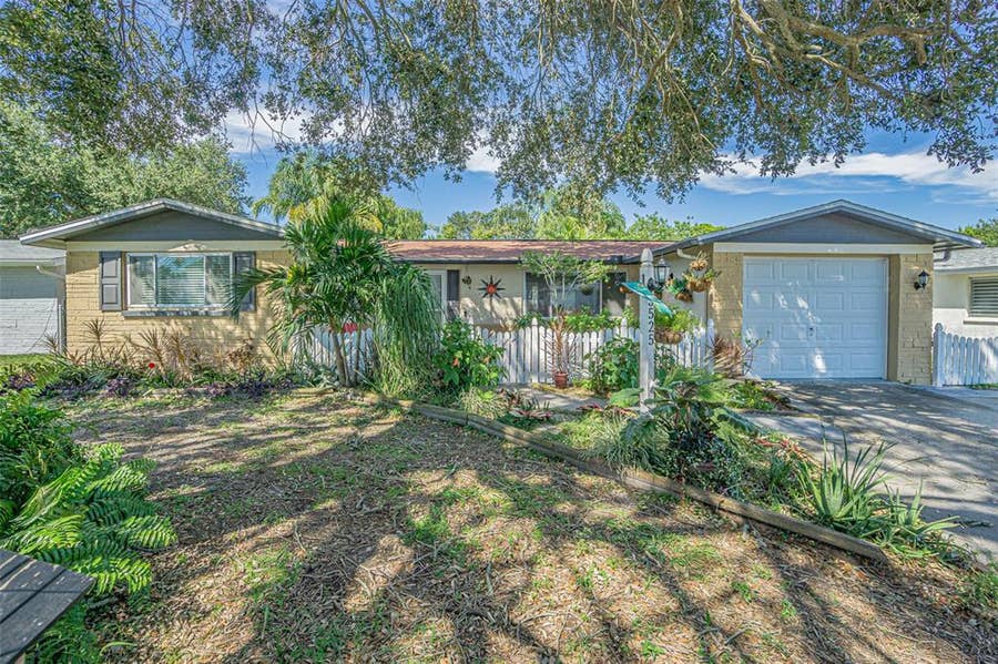 Property photo for 3525 DARLINGTON ROAD, Holiday, FL