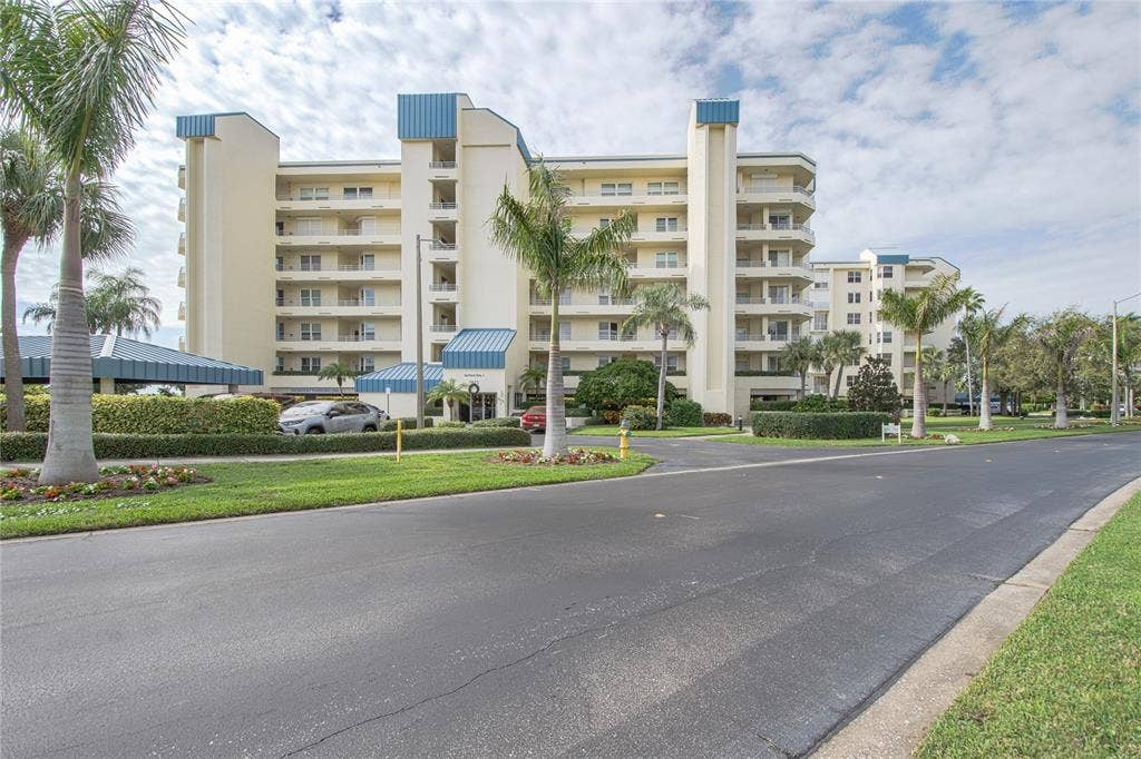 7872 SAILBOAT KEY BOULEVARD S, #303, South Pasadena, FL 33707 7872 SAILBOAT KEY BOULEVARD S, #303, South Pasadena, FL 33707