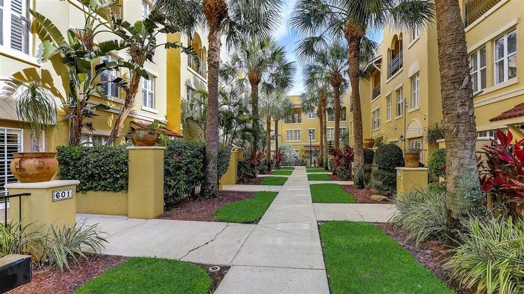 601 CASABELLA CIRCLE, Tampa, FL 33609 601 CASABELLA CIRCLE, Tampa, FL 33609
