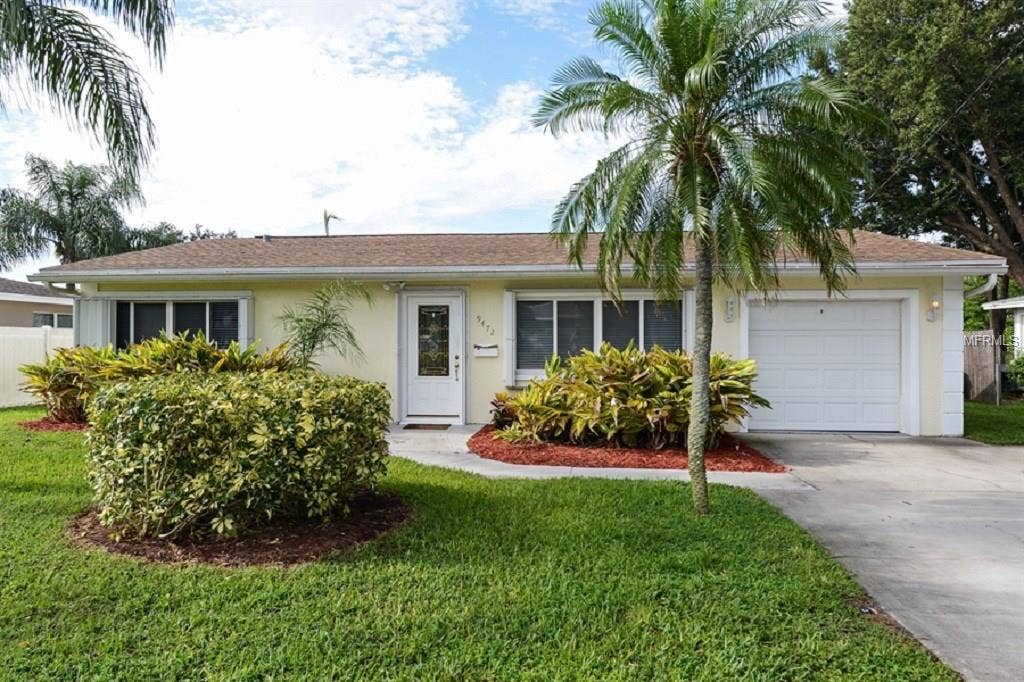 9472 TREASURE LANE NE, St Petersburg, FL 33702 =
