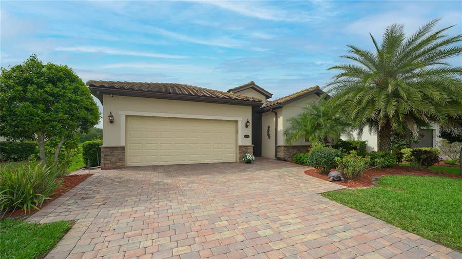 Property photo for 6888 WILLOWSHIRE WAY, Bradenton, FL