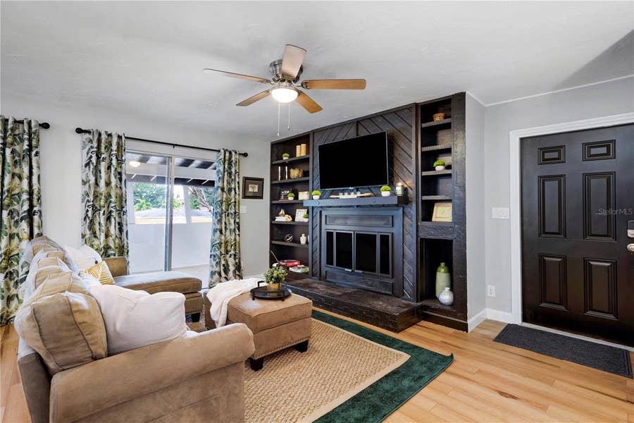 Property photo for 4705 HOLLINGSWORTH AVENUE, Sarasota, FL