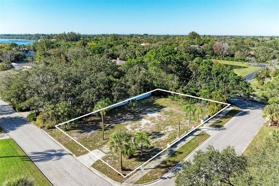 Property photo for 210 77TH STREET NW, Bradenton, FL