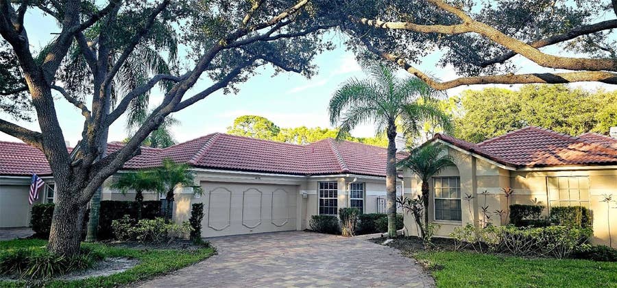 Property photo for 4026 LYNDHURST COURT, #13, Sarasota, FL