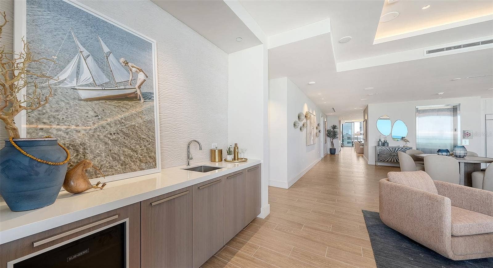 1561 GULF OF MEXICO DRIVE, #403, Longboat Key, FL 34228 Wet bar