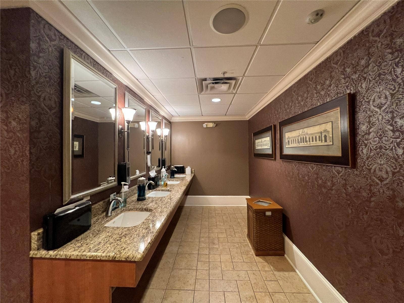 6713 STONE RIVER ROAD, #205, Bradenton, FL 34203 Men's Locker room
