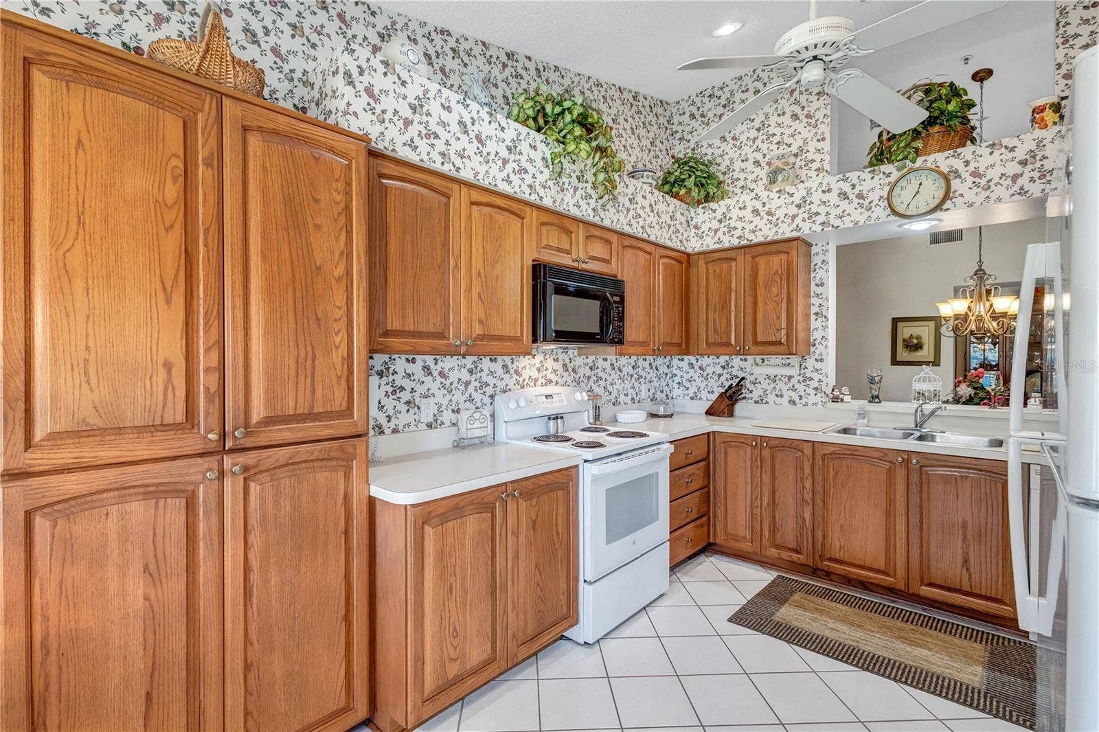 6713 STONE RIVER ROAD, #205, Bradenton, FL 34203 Kitchen
