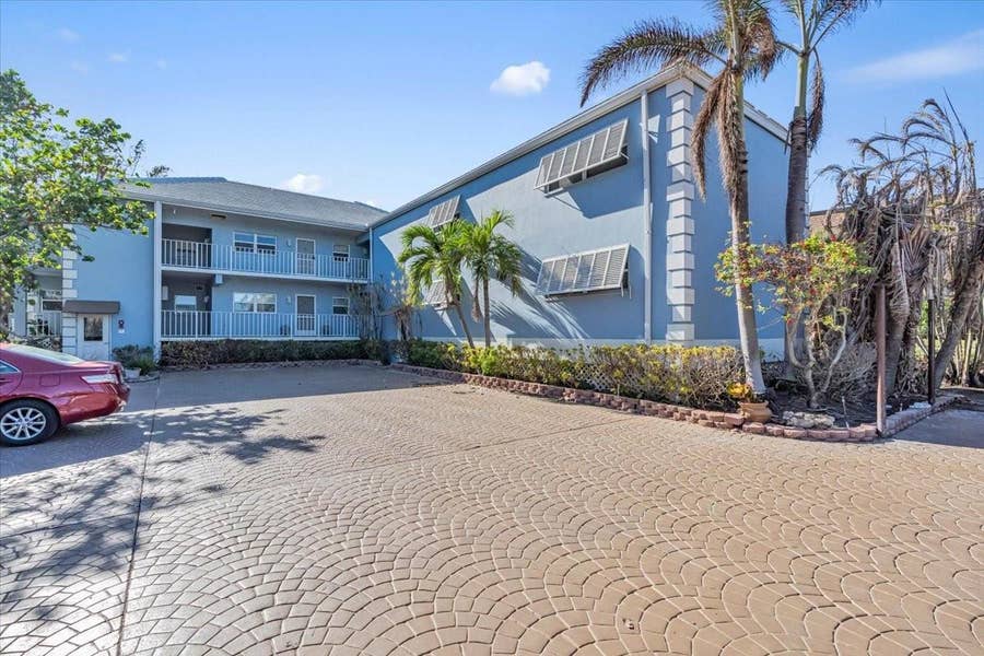 Property photo for 5621 GULF OF MEXICO DRIVE, #102, Longboat Key, FL
