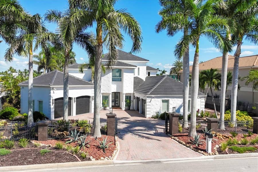 Property photo for 367 W ROYAL FLAMINGO DRIVE, Sarasota, FL