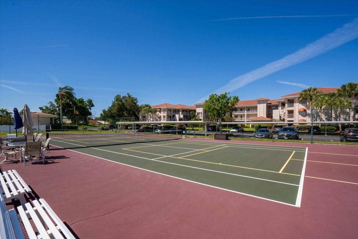 pickle ball courts
