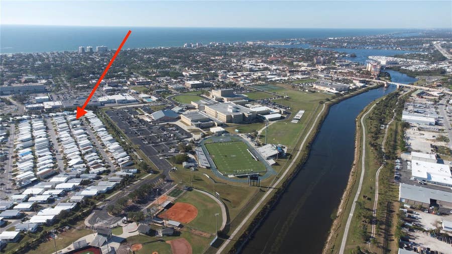 Property photo for 649 N GREEN CIRCLE, Venice, FL