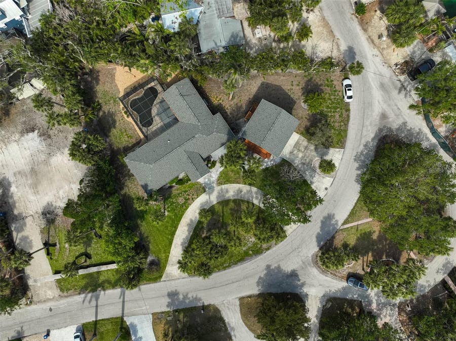 Property photo for 105 ISLAND CIRCLE, Sarasota, FL