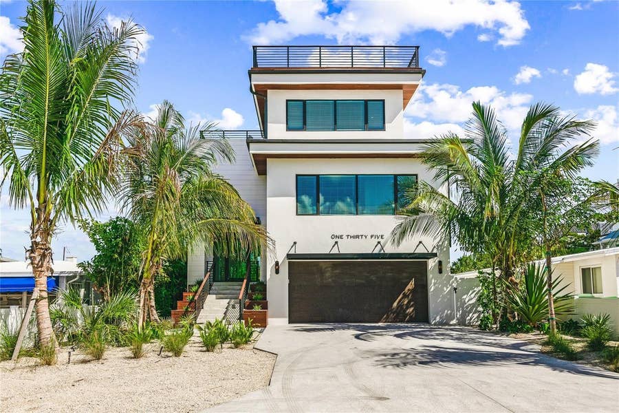 Property photo for 135 GRANT DRIVE, Sarasota, FL