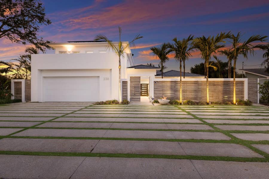 Property photo for 238 ISLAND CIRCLE, Sarasota, FL