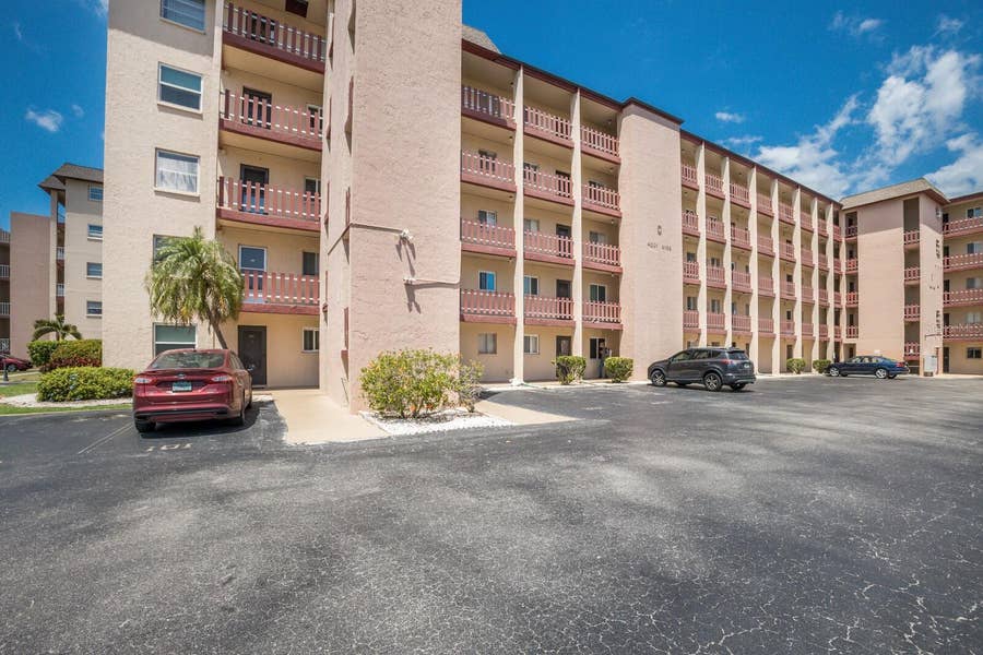 Property photo for 4015 LAKE BAYSHORE DRIVE, #108, Bradenton, FL