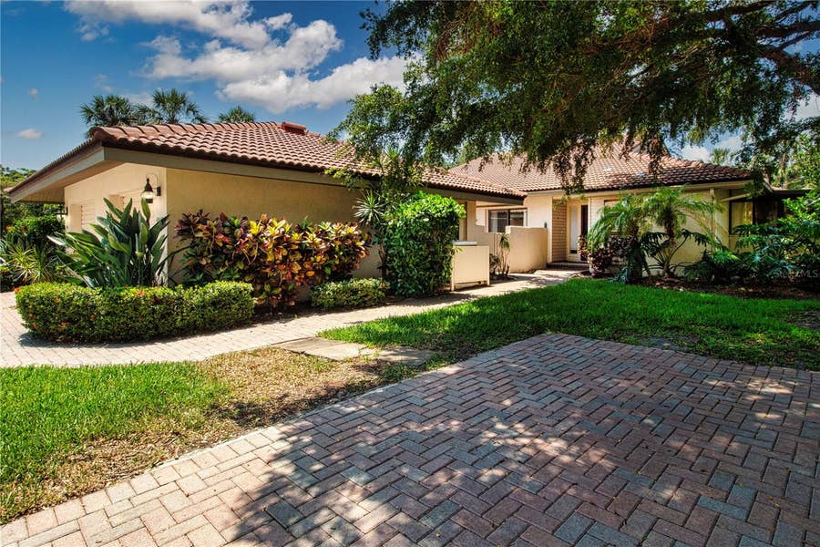 Property photo for 4812 KESTRAL PARK CIRCLE, #20, Sarasota, FL