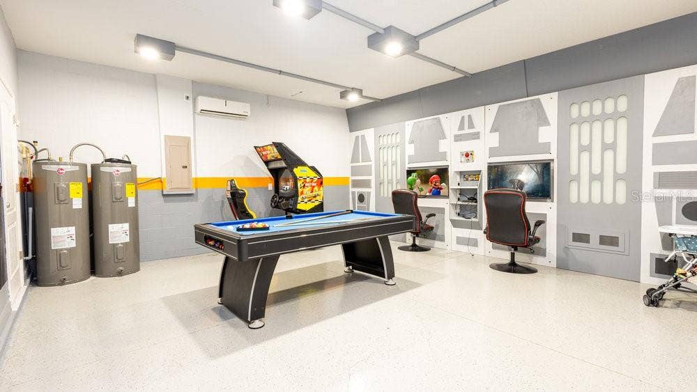 1450 ROLLING FAIRWAY DRIVE, Davenport, FL 33896 Game Room Garage