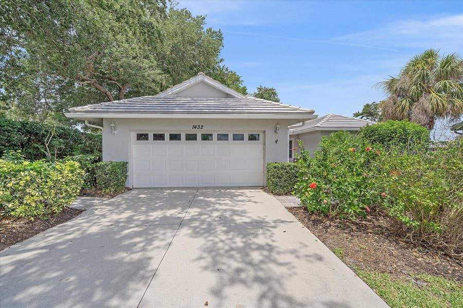 Property photo for 1432 COLONY PLACE, Venice, FL