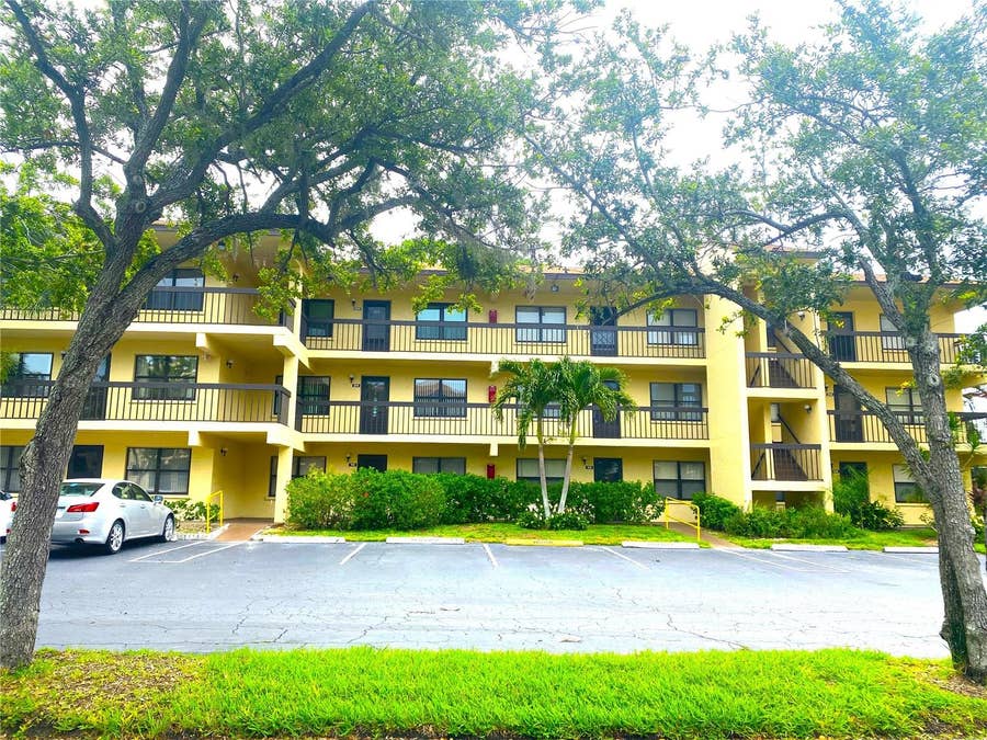 Property photo for 425 30TH AVENUE W, #C211, Bradenton, FL
