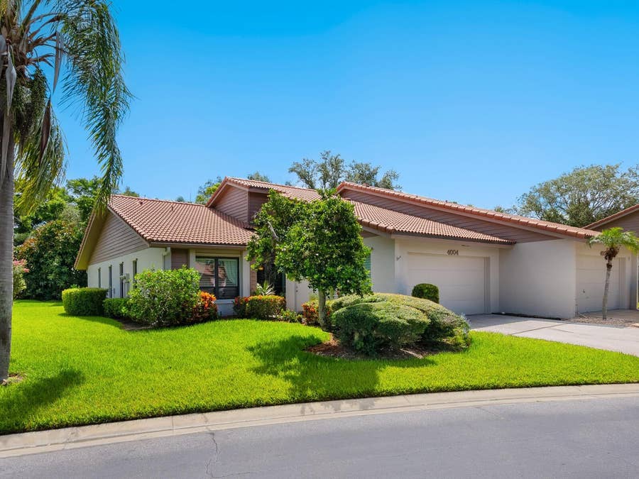 Property photo for 4004 WILSHIRE CIRCLE E, #89, Sarasota, FL