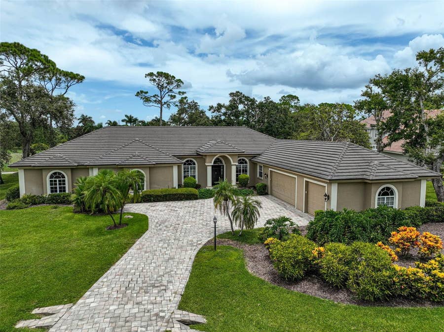 Property photo for 852 MACEWEN DRIVE, Osprey, FL