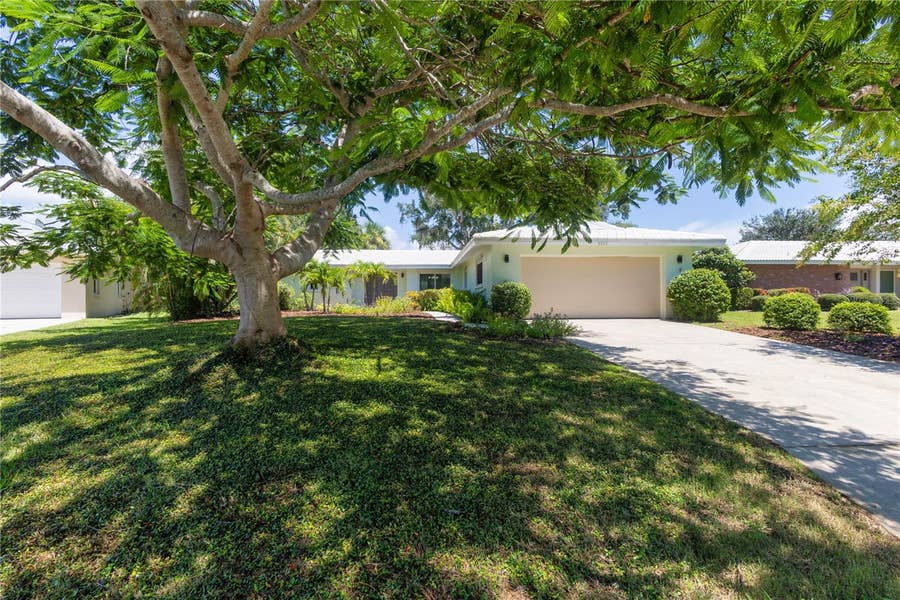 Property photo for 3337 SPRING MILL CIRCLE, Sarasota, FL