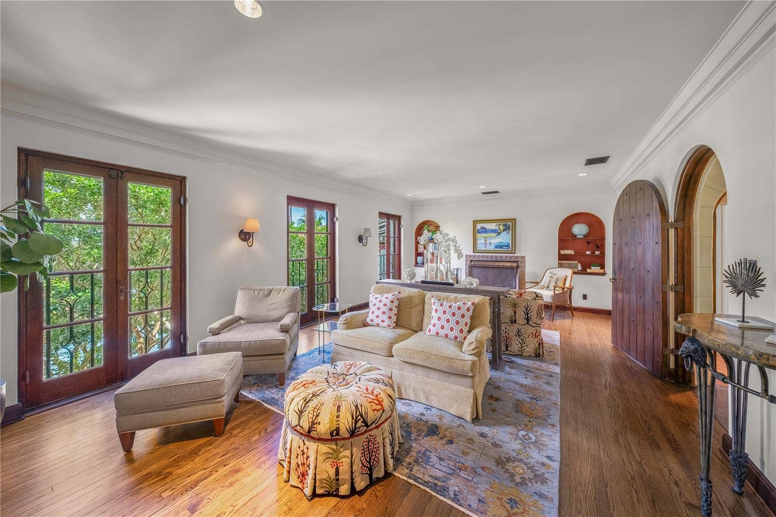 139 S WASHINGTON DRIVE, Sarasota, FL 34236 MEDIA AND SITTING ROOM UPSTAIRS