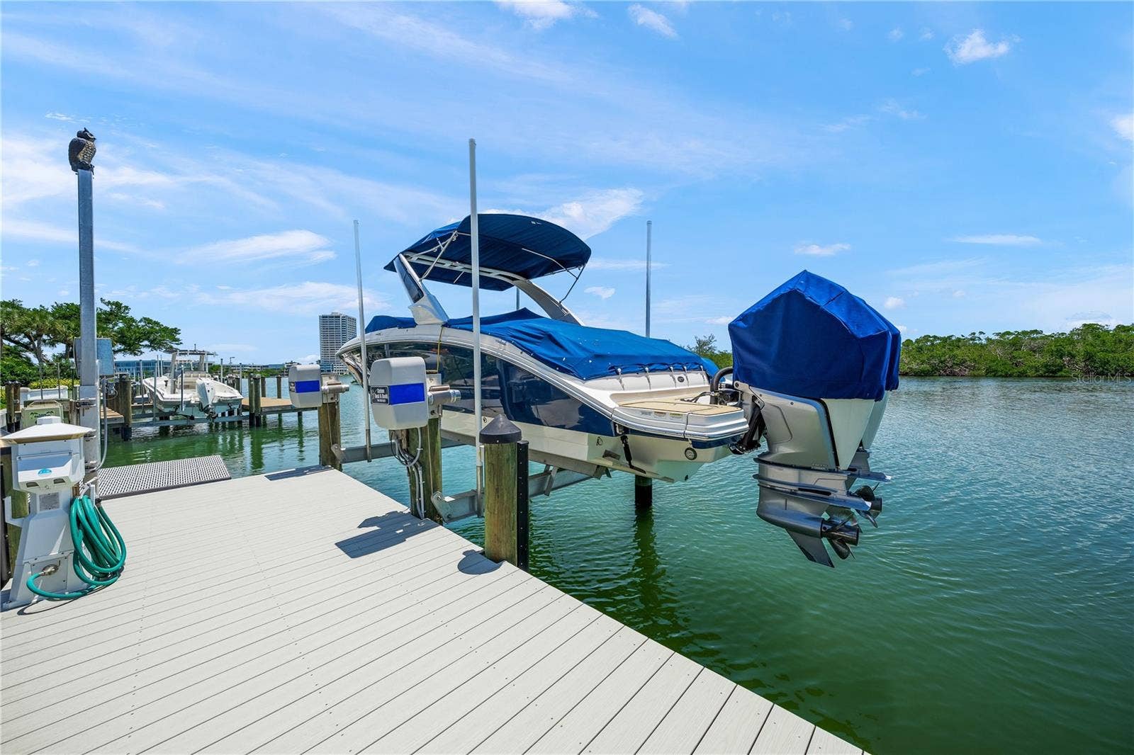 139 S WASHINGTON DRIVE, Sarasota, FL 34236 BOAT DOCK, LIFT, AND FLOATING LIFT FOR JET SKIS AND KAYAKS